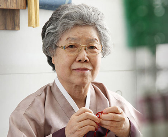 Korean Decorative Knot Artisan Jeong Bong-seop